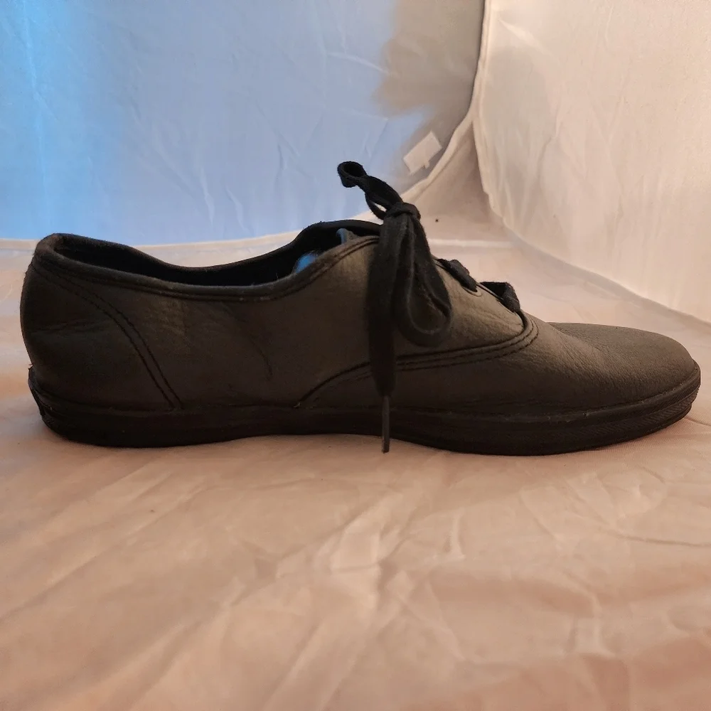 Keds Original Black Faux? Leather Tennis Shoes Women's Size 8 Black Laces EUC - Picture 3 of 9
